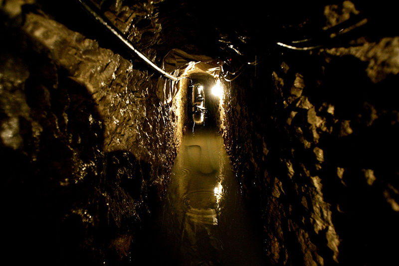 Illustration for article titled The U.S./Mexico Border Is Infested With Underground Machines
